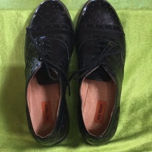 Miz Mooz Black Leather Oxfords Size 9